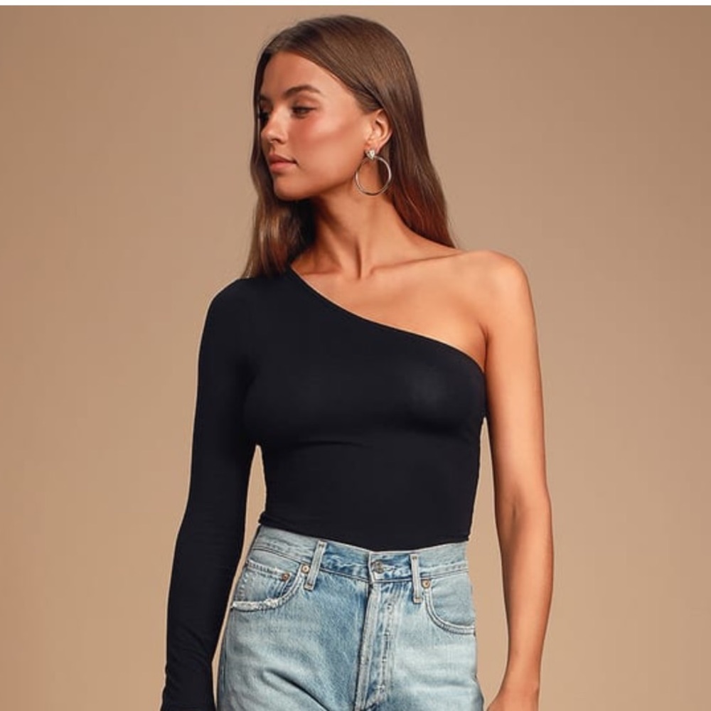 XS Lulus With It Black One-Shoulder Top